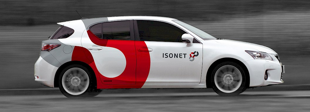 Corporate Design | Isonet AG | Firmenwagen | Fahrzeugbeschriftung | Logo | Sehsam | Leipzig | Designagentur | Markenagentur | Kreativagentur | Grafikdesign | Corporate Design | Corporate Identity | Markenstrategie | Markendesign | Markenanwendung | Gestaltung